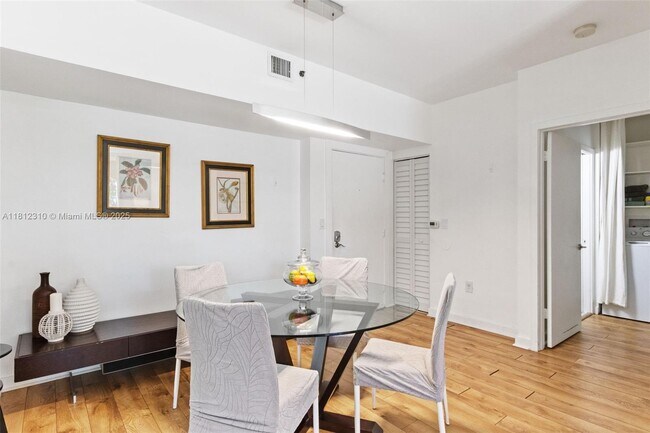 Building Photo - 19999 E Country Club Dr