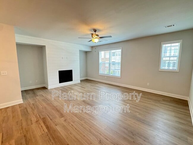 Building Photo - 1592 Laurel Blossom Walk
