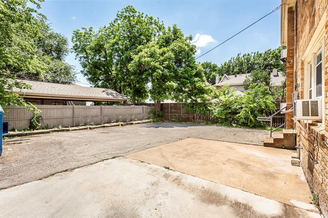 Building Photo - 5900 Oram St
