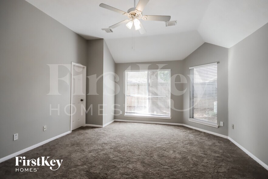 Building Photo - 18015 Still Springs Ct