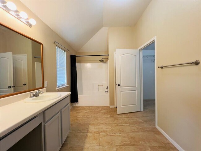 Building Photo - 6143 Galloway Ln