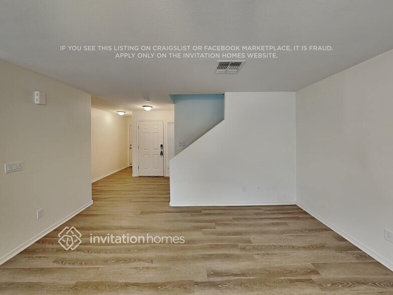 Building Photo - 1273 E Anastasia St