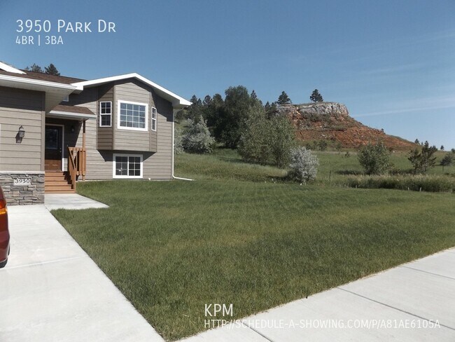 Building Photo - 3950 Park Dr