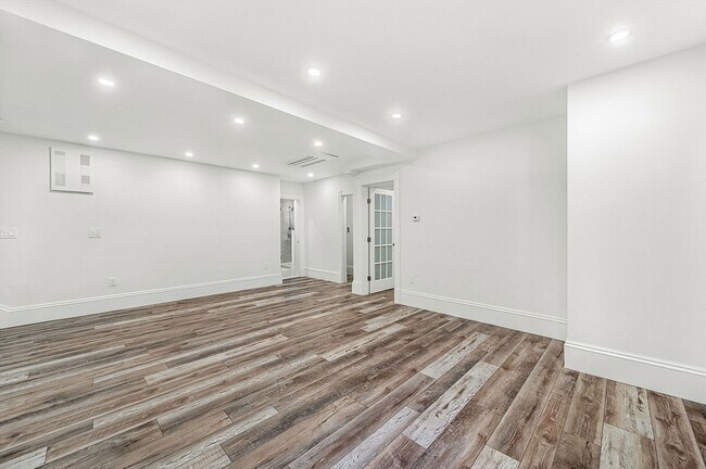 Building Photo - 20 Albion Pl