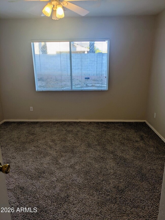 Building Photo - 15440 W Mauna Loa Ln