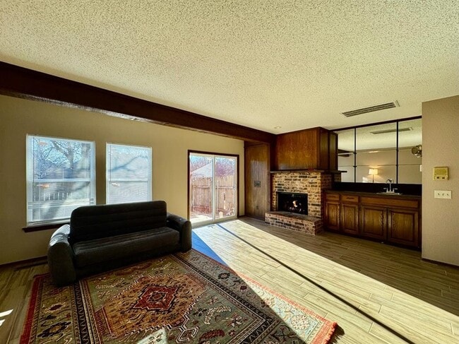 Building Photo - 1622 Windhill Ave