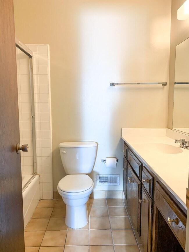 Building Photo - Comfortable Single-Level Living in a Prime Los Gatos Location
