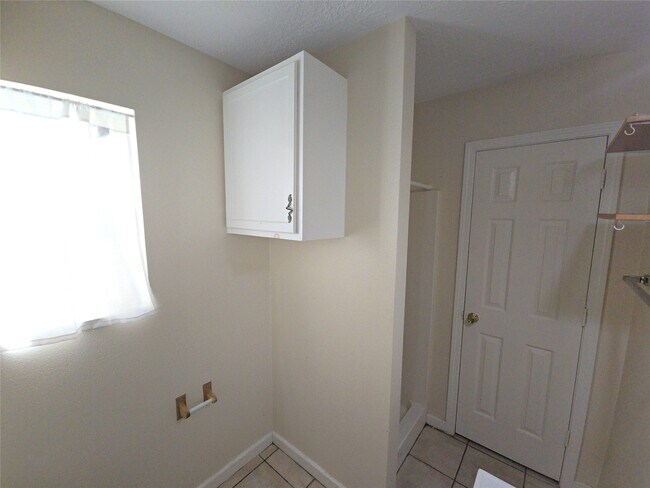 Building Photo - 409 Commerce St