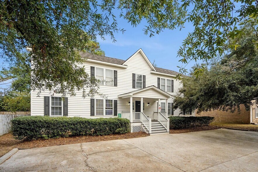 Building Photo - 6 Commercial Row