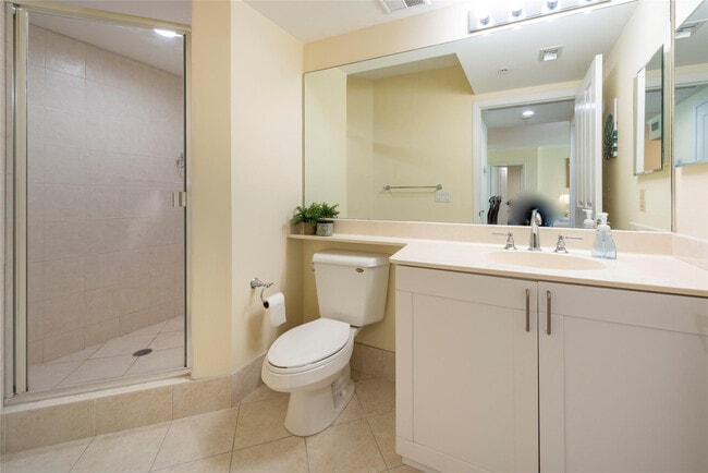 Building Photo - 401 SW 4th Ave