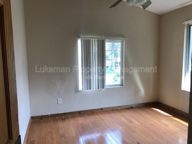 Building Photo - 1126-1128 Greenwood Ave