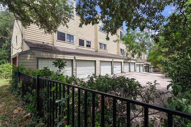 Building Photo - 2612 San Pedro St