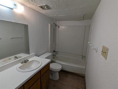 Building Photo - 2800 Bull Run