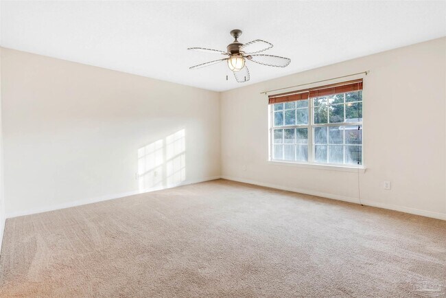 Building Photo - 10719 Crosscut Dr