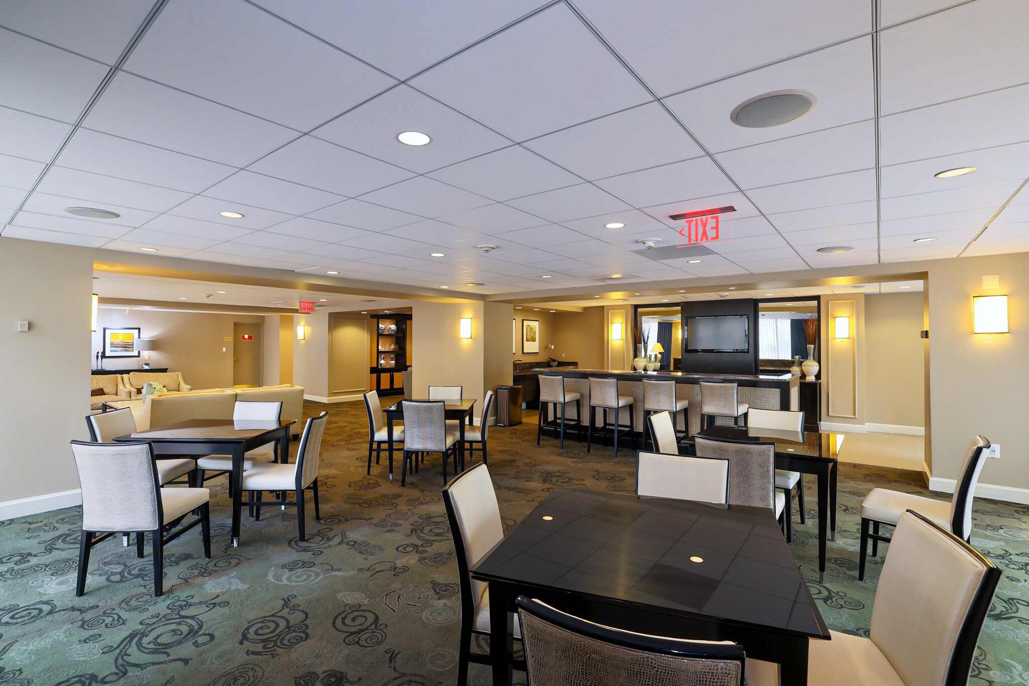 Lobby area 3 - 4601 N Park Ave