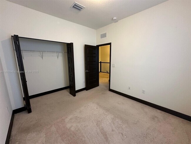 Building Photo - 15965 NW 91st Ct