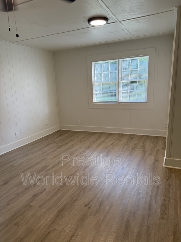 Building Photo - 614 Max Anderson Dr