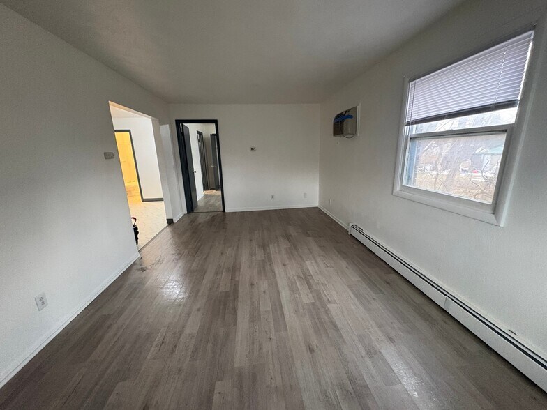 Building Photo - 156 N 28th St