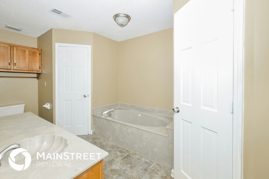 Building Photo - 4090 Barnstable Cove