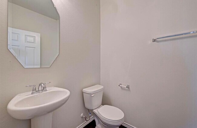 Building Photo - 1623 Avocet Way