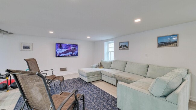 Building Photo - 6223 Winchester Ave