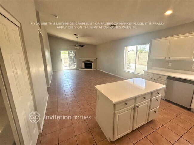 Building Photo - 8820 N 44th Ln