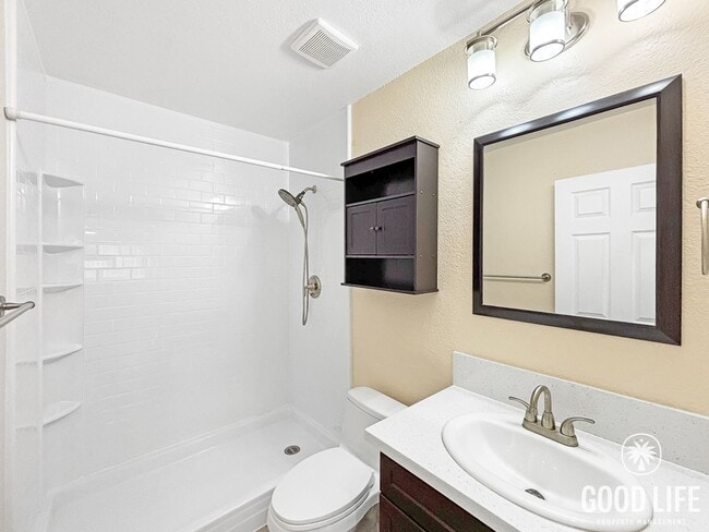 Building Photo - Beautiful 2BD/2BA Condo in El Cajon W/ A/C, W/D, Covered Back Patio, & Community Pool!