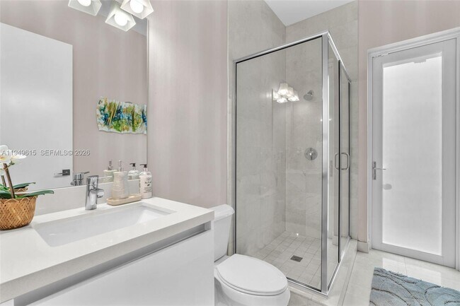 Building Photo - 7457 NW 101 Ave