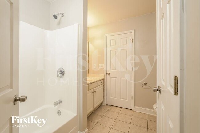 Building Photo - 5233 Old Plantation Cir