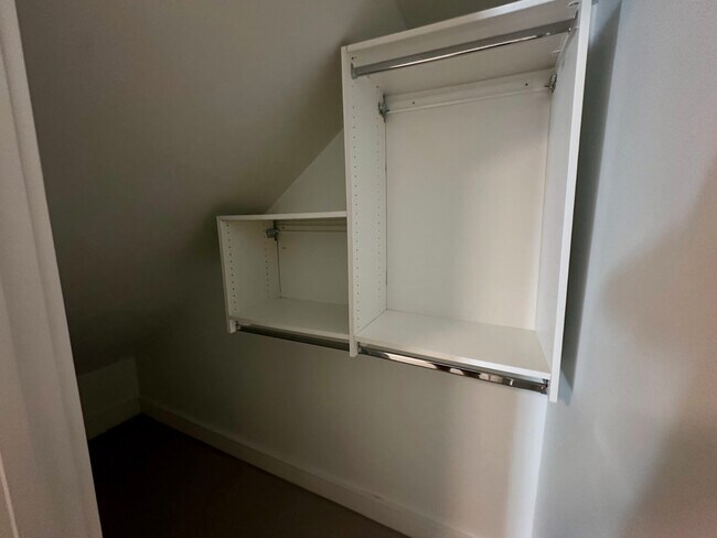 Building Photo - 4243 N Damen Ave