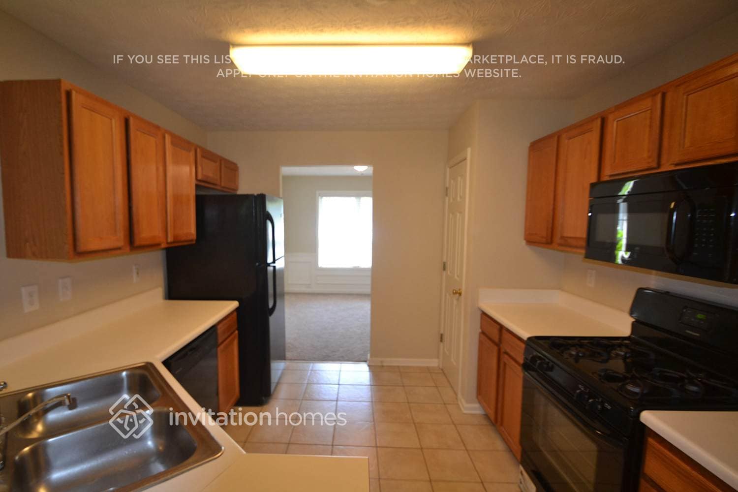 Building Photo - 2546 Rainshower Dr