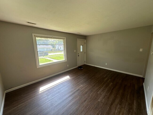 Building Photo - 1807 N Underhill St