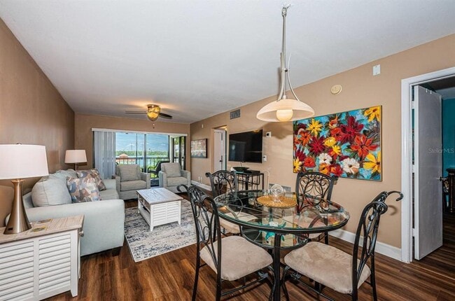 Building Photo - 6295 Bahia Del Mar Cir