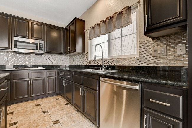 Building Photo - 4 bedroom cul-de-sac home in Henderson!