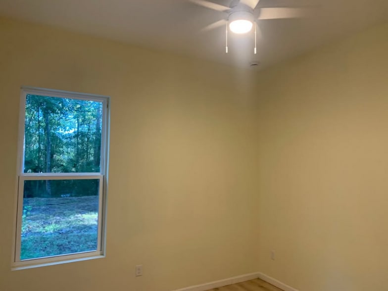 Building Photo - 5871 Collins Rd