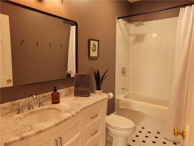 Building Photo - 5 Bevins Rd