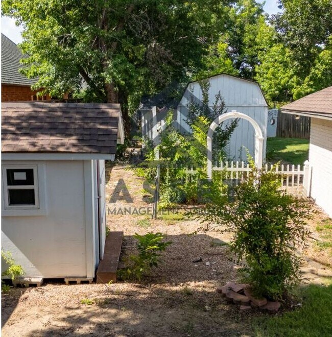 Building Photo - 801 Cogswell Cir