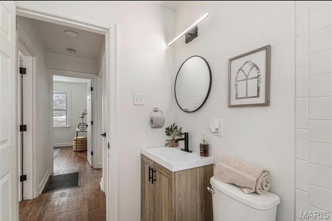 Building Photo - 24 Lamar Dr