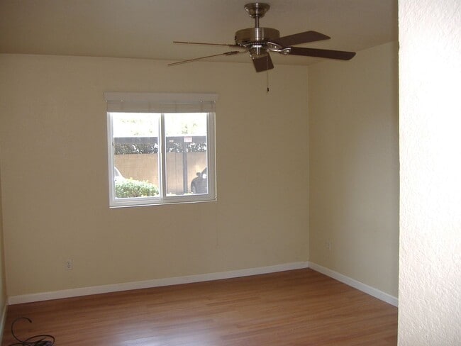 Building Photo - ***MOVE IN SPECIAL: HALF OFF FIRST MONTH'S RENT***SOLARIS 2 BEDROOM CONDO IN THE HEART OF MELROSE...