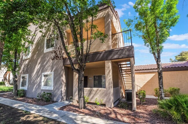 Building Photo - 3 Bedroom Furnished Condo in Spanish Palms