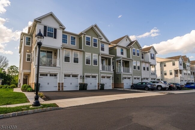 Building Photo - 707 Station Rd