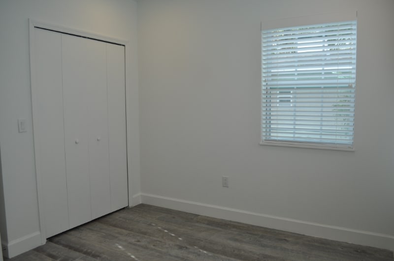 Building Photo - 520 Holt Ave