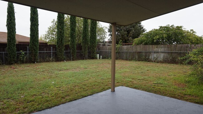 Building Photo - 2806 Derby Dr