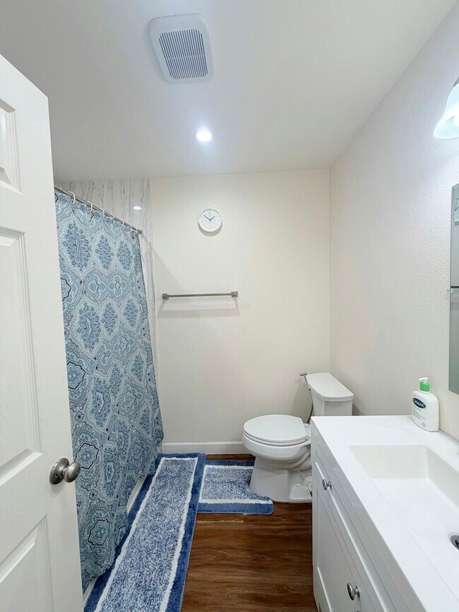 Building Photo - 7622 Oxbow Ln