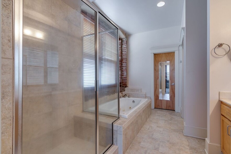 Building Photo - 202 GE Patterson Ave