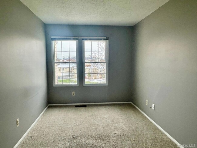 Building Photo - 3917 Whispering Hills Dr