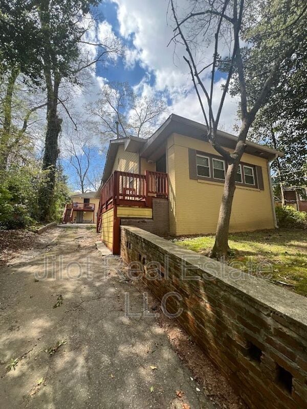 Building Photo - 1366 Clermont Ave