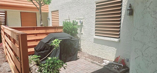 Primary Photo - 132 Wild Palm Dr