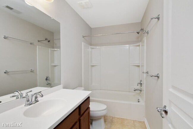 Building Photo - 3 br, 2.5 bath Townhome - 43 Shire Ct