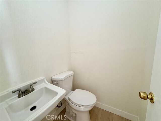 Building Photo - 660 E 6th St